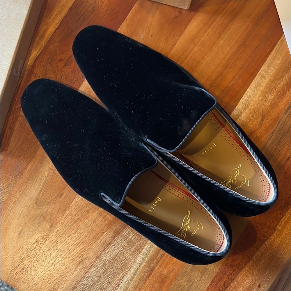 Christian Louis Vuitton Elegant Black Velvet Men's Loafers